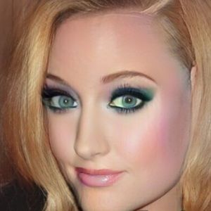 Meet your Posher, Daniela